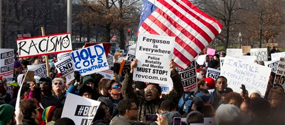 Marchan en Washington DC por muertes a manos de policías