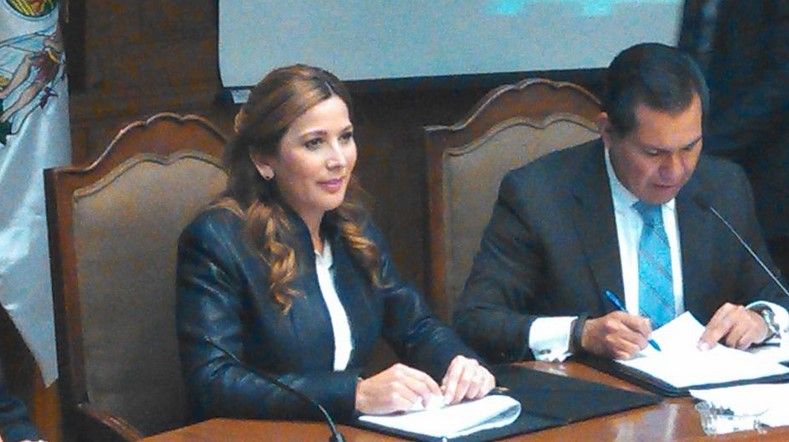 Alcaldesa de Monterrey va por gubernatura de NL Alcaldesa de Monterrey va por gubernatura de NL