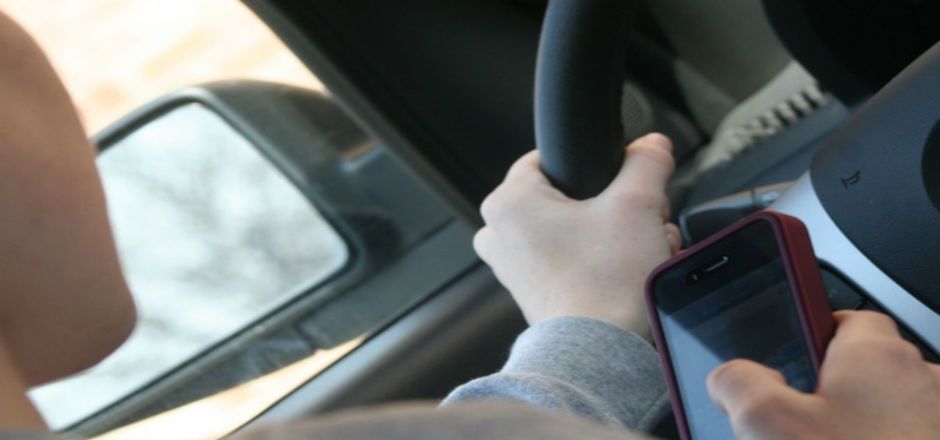 Enviar mensajes de texto es la primera causa de muerte por accidentes viales Enviar mensajes de texto es la primera causa de muerte por accidentes viales