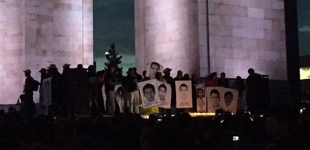 Padres de normalistas acusaron que militares tienen a los jóvenes