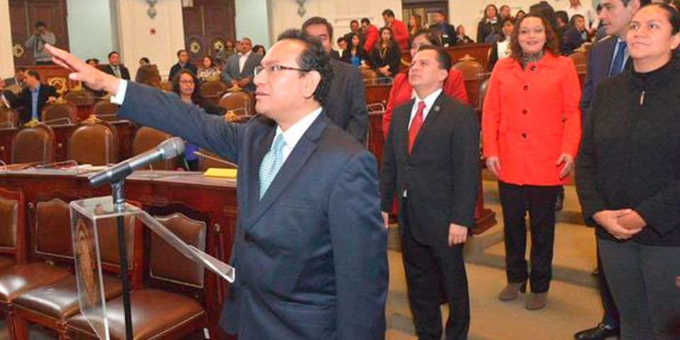 Rinde protesta nuevo presidente del InfoDF