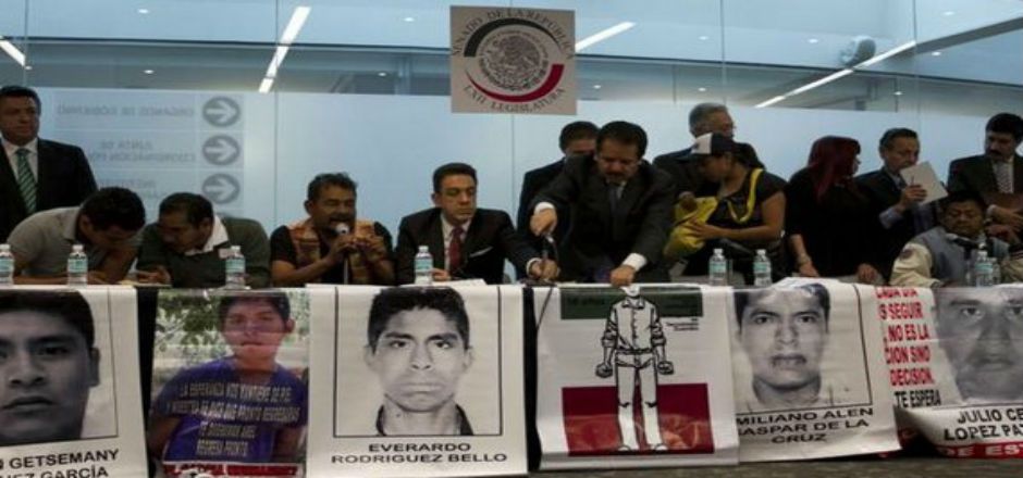 Anuncian marchas en DF e Iguala para el 26 de diciembre Anuncian marchas en DF e Iguala para el 26 de diciembre