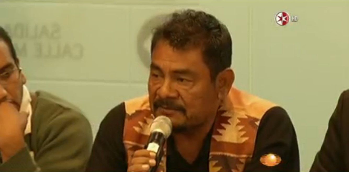 Padres de normalistas se reúnen con senadores