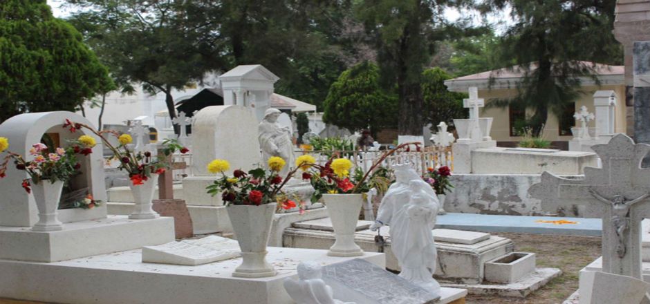 Investigan venta de restos óseos del panteón de León Investigan venta de restos óseos del panteón de León