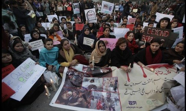 Pakistán restablece la pena de muerte para actos terroristas Pakistán restablece la pena de muerte para actos terroristas