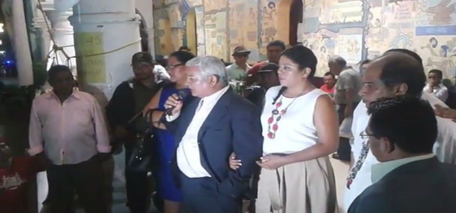 Periodistas retenidos tuvieron que pedir perdón