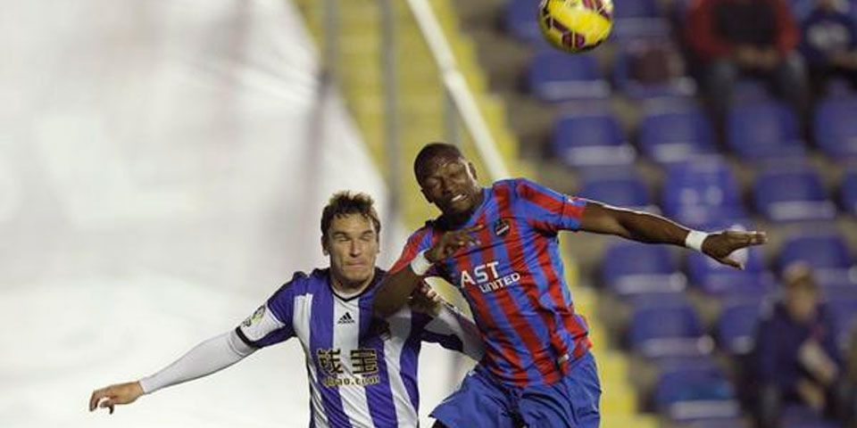 Con polémica y sin Vela se le escapa la victoria a la Real Con polémica y sin Vela se le escapa la victoria a la Real