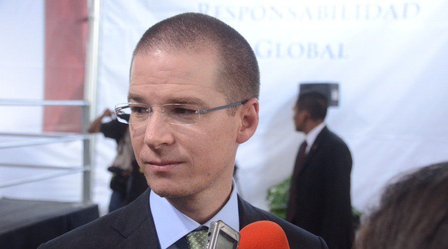 Solución para Guerrero debe ser por la vía de la democracia: Anaya Solución para Guerrero debe ser por la vía de la democracia: Anaya