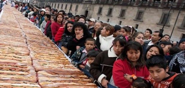 Tradicional Rosca de Reyes en el Zócalo será el 5 de enero Tradicional Rosca de Reyes en el Zócalo será el 5 de enero