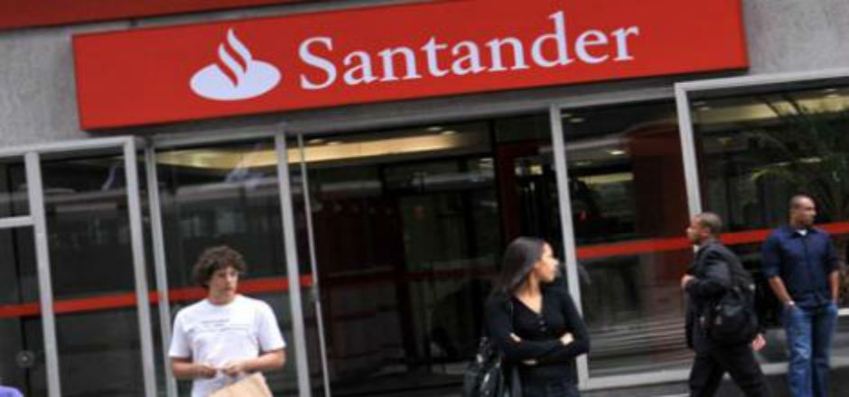 Tres mujeres asaltan sucursal bancaria en Coyoacán