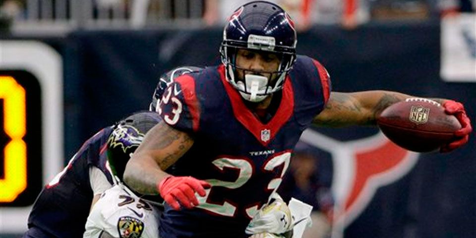 Houston derrotó a Baltimore y mantiene las esperanzas Houston derrotó a Baltimore y mantiene las esperanzas