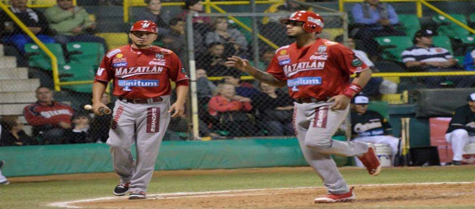 Gaxiola suma nueve triunfos en victoria de Mazatlán a Mochis Gaxiola suma nueve triunfos en victoria de Mazatlán a Mochis