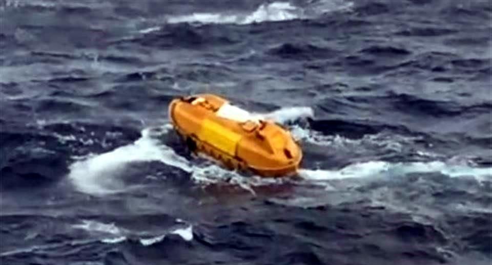 Salvan a joven que cae de crucero en Quintana Roo