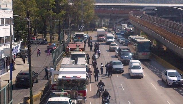 Contenedor de plástico interrumpe circulación de Circuito Interior