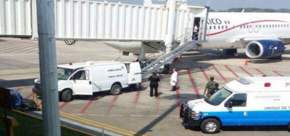 Mujer muere durante vuelo México-Villahermosa Mujer muere durante vuelo México-Villahermosa