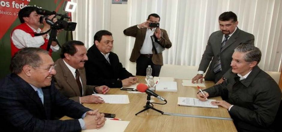 Diez ediles del Edomex buscan ser diputados federales Diez ediles del Edomex buscan ser diputados federales
