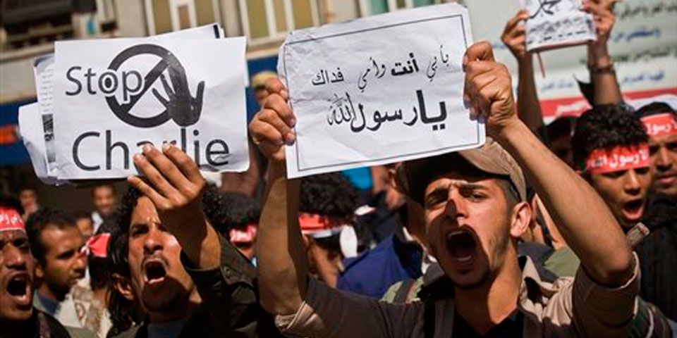 Continúan las protestas de musulmanes contra Charlie Hebdo Continúan las protestas de musulmanes contra Charlie Hebdo