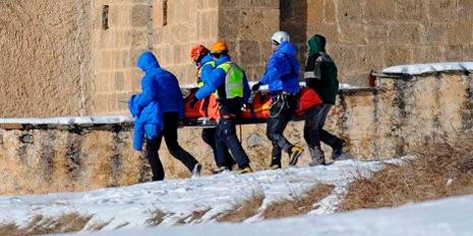 Mueren seis por avalancha en Francia Mueren seis por avalancha en Francia