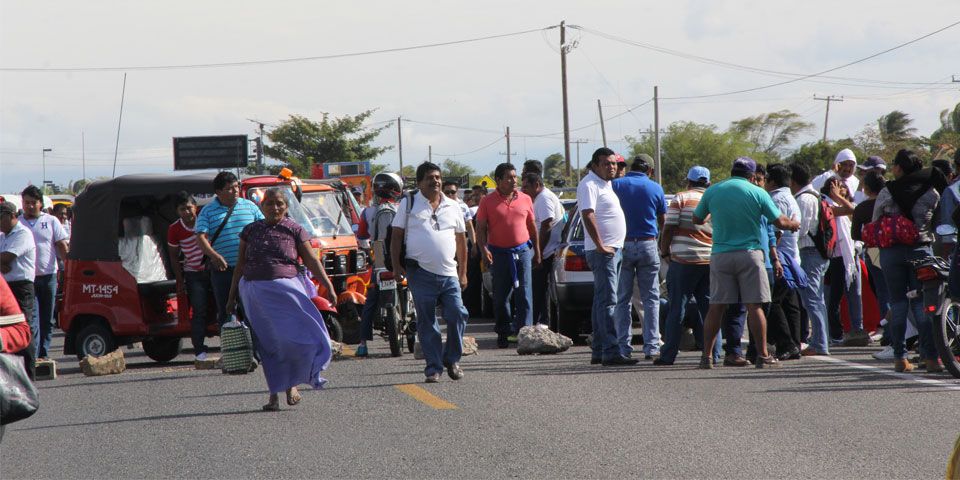 Retira Sección 22 del SNTE bloqueo de carreteras de Oaxaca