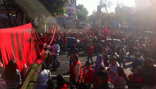 Manifestantes bloquean Calzada de Tlalpan