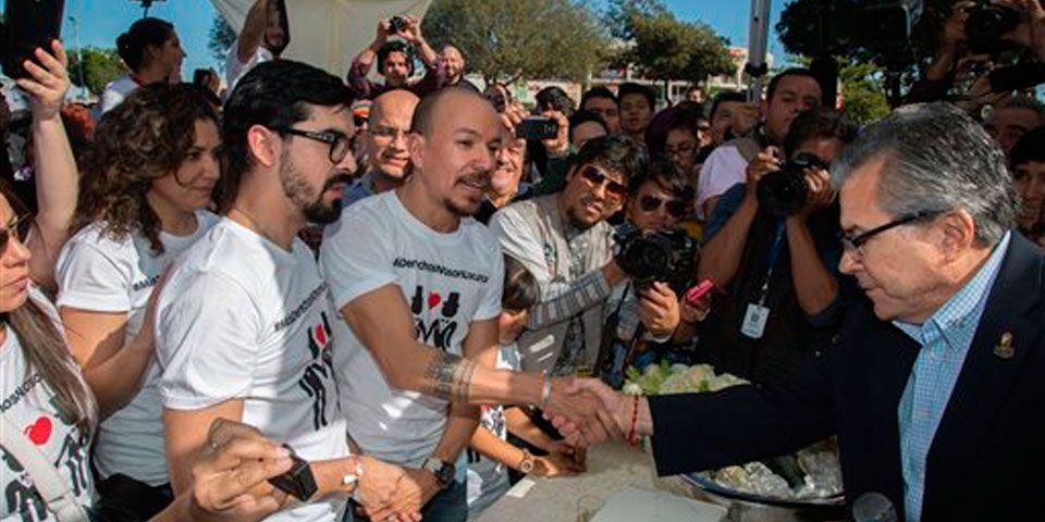 Se celebra primera boda gay en Baja California