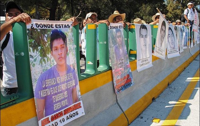 CETEG toma casetas y junta 200 mil pesos por hora