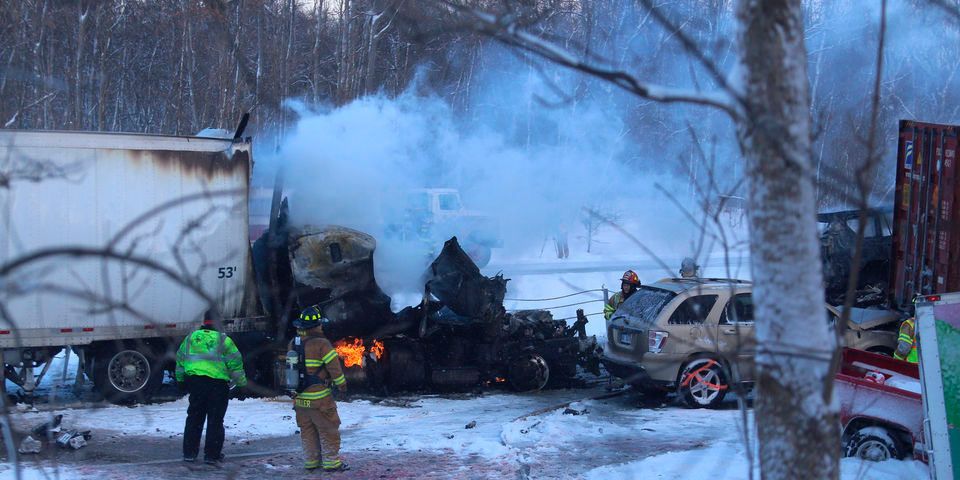 Choque de más de 100 vehículos deja un muerto en Michigan Choque de más de 100 vehículos deja un muerto en Michigan