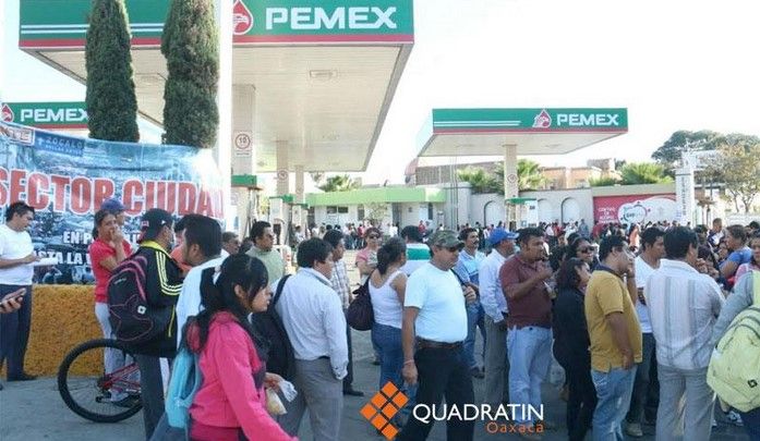 CNTE retira cámaras de seguridad y toma gasolineras