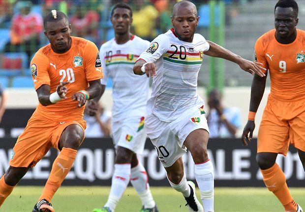 Lanzan granada mientras veían partido de Copa Africana