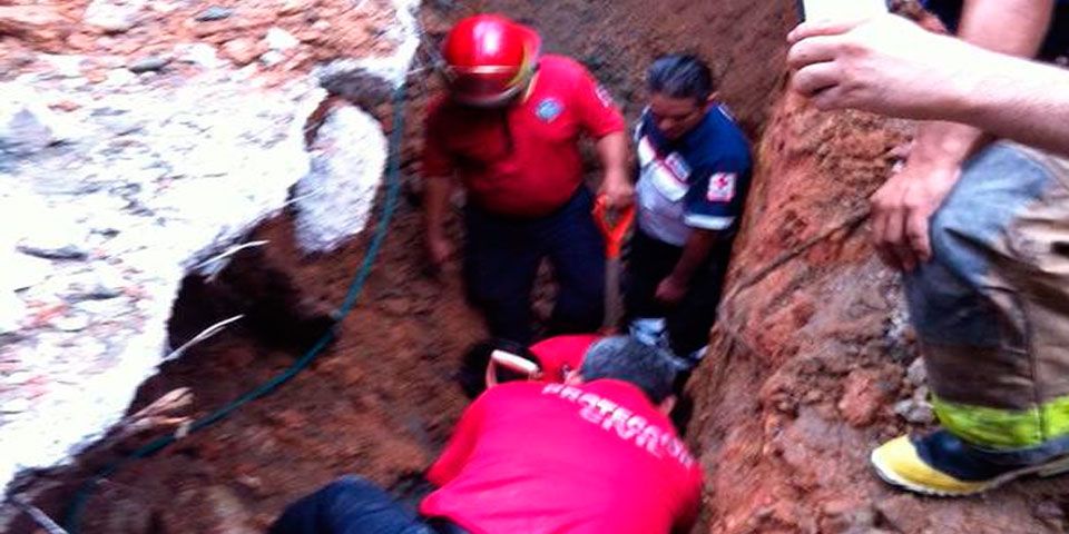 Muere hombre por derrumbe en Tabasco