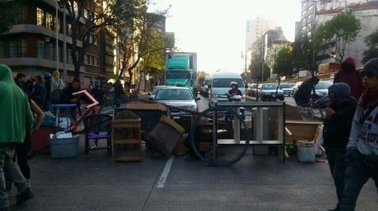 Bloquean Circuito Interior por desalojo de inmueble
