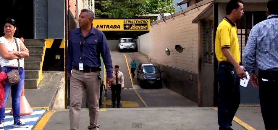 Calvario para comprar una bateria de auto en Venezuela Calvario para comprar una bateria de auto en Venezuela