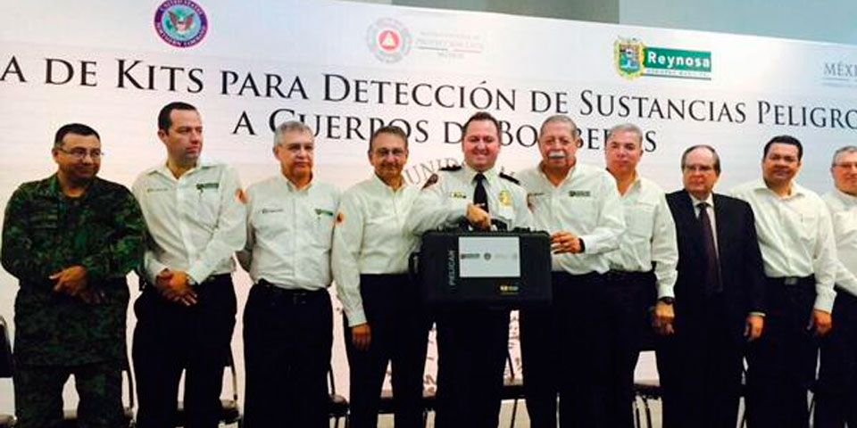 Protección Civil equipa a bomberos de frontera norte