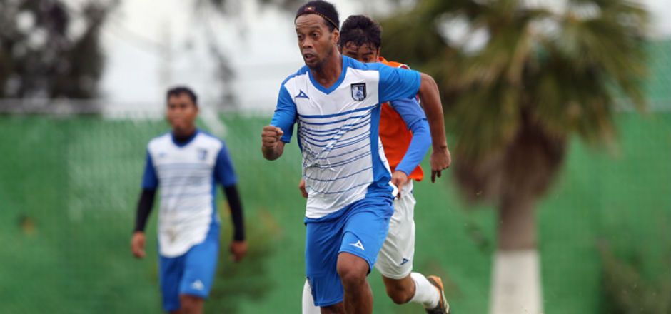 Ronaldinho pone pausa por resfriado