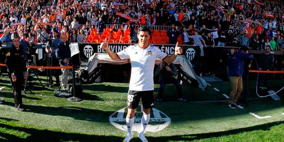 Enzo Pérez es presentado por el Valencia
