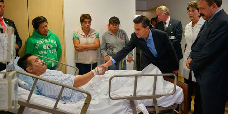 EPN reconoce a funcionarios por hechos en Cuajimalpa