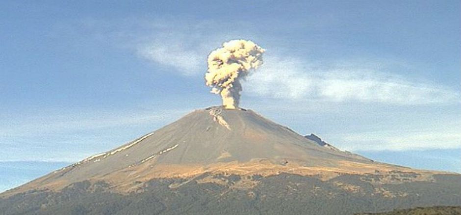 Volcán Popocatépetl registra actividad