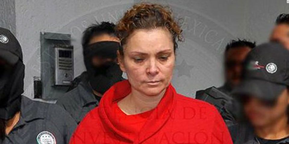 Formal prisión a esposa de Abarca