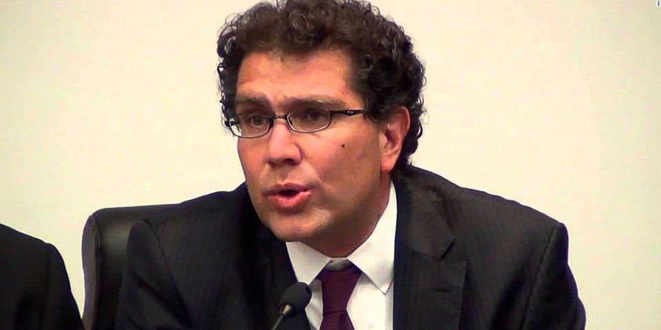 Castañeda se baja de la carrera presidencial y destapa a Ríos Píter - fot12ene15-31