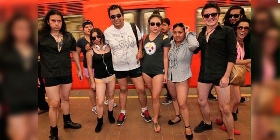 Convocan a viajar en Metro sin pantalones este domingo