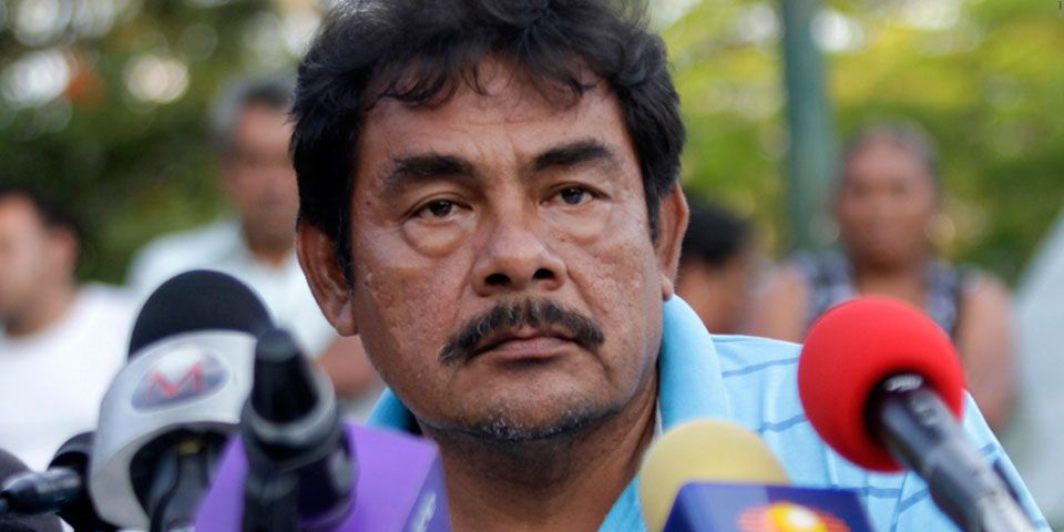 Hay esperanza de que los muchachos sigan vivos: padre de normalista Hay esperanza de que los muchachos sigan vivos: padre de normalista