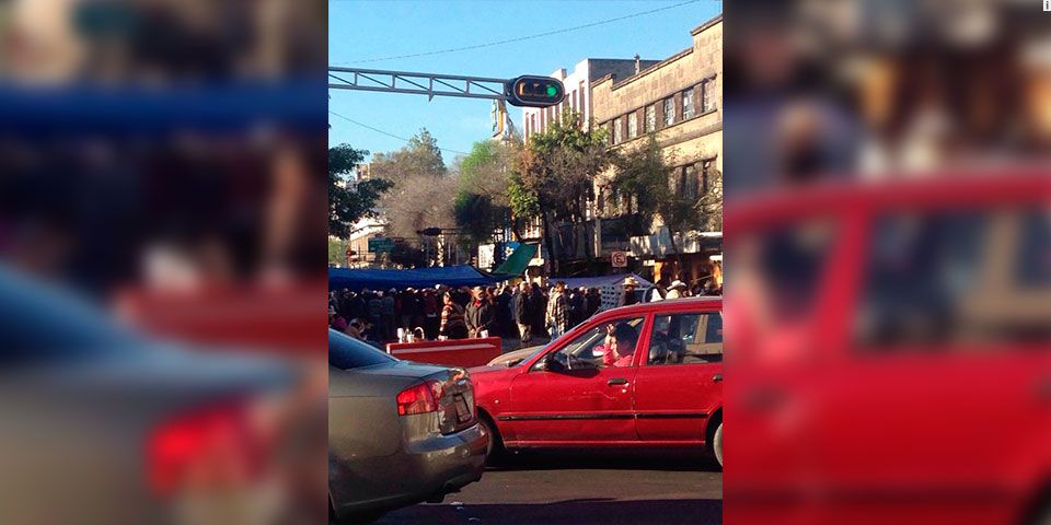 Circulación afectada en Bucareli por plantón