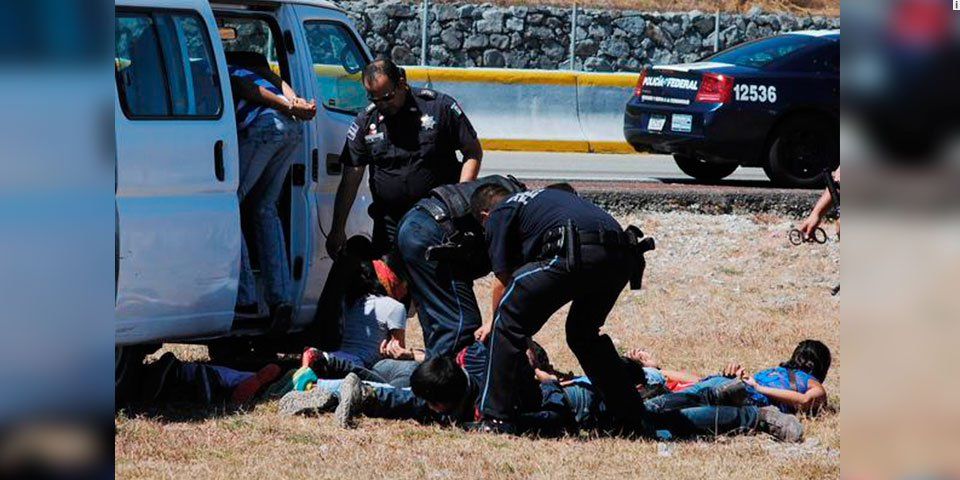 Normalistas denunciarán a Policías Federales ante CNDH Normalistas denunciarán a Policías Federales ante CNDH