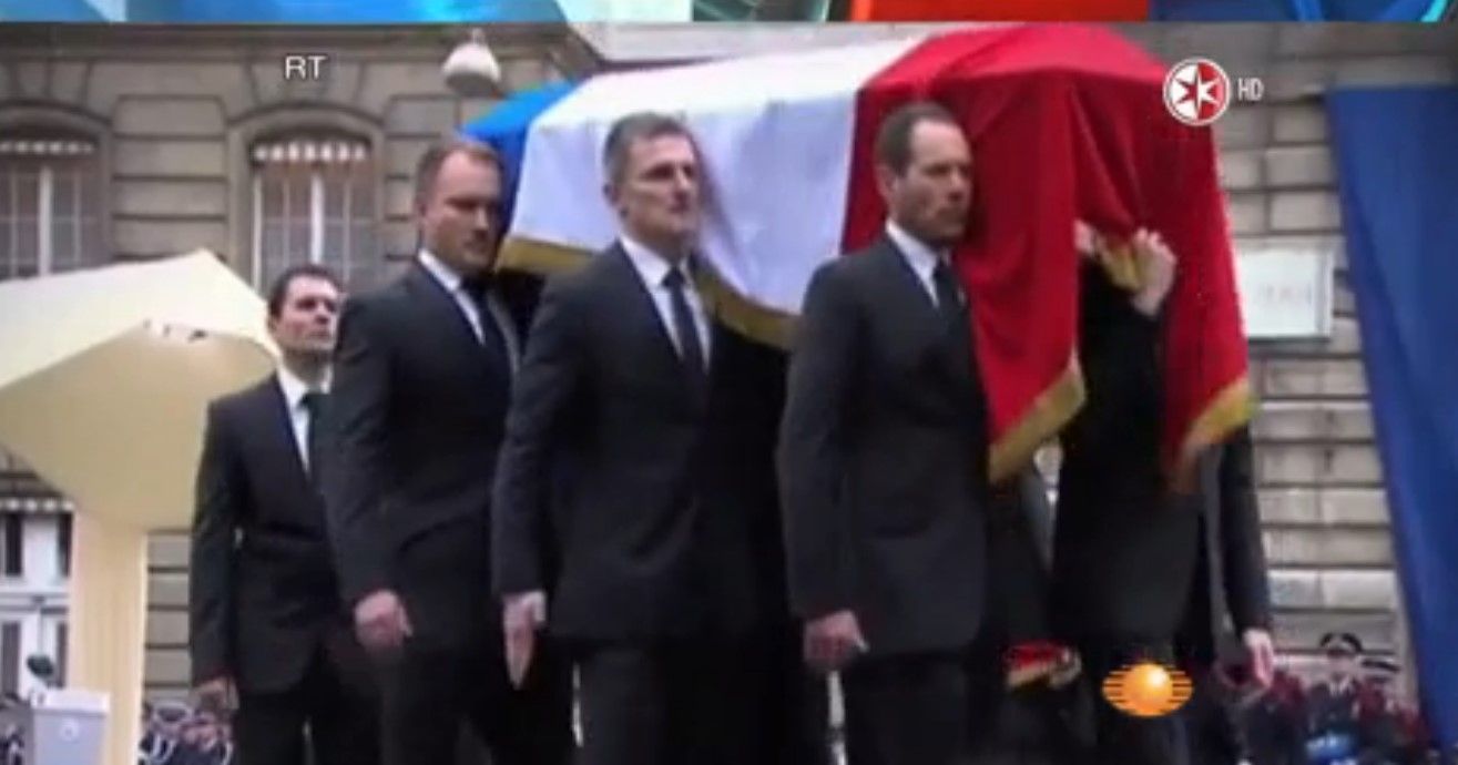 Francia rinde homenaje a policías caídos