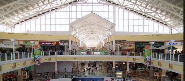 Intento de asalto deja un muerto en Galerías Metepec Intento de asalto deja un muerto en Galerías Metepec