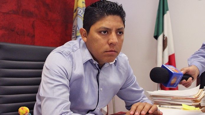 Declara alcalde ante la PGR por supuestos vínculos con Los Zetas