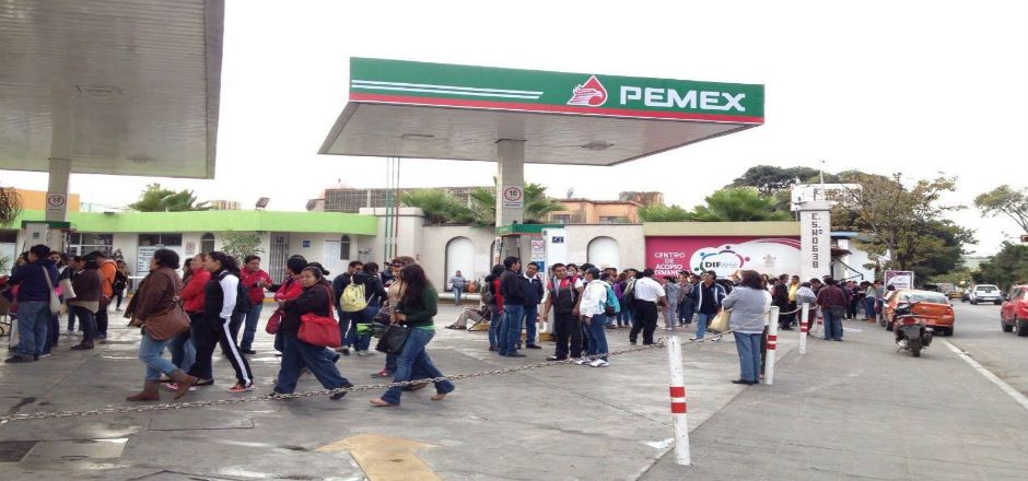 Toma Sección 22 aeropuerto y gasolineras en Oaxaca