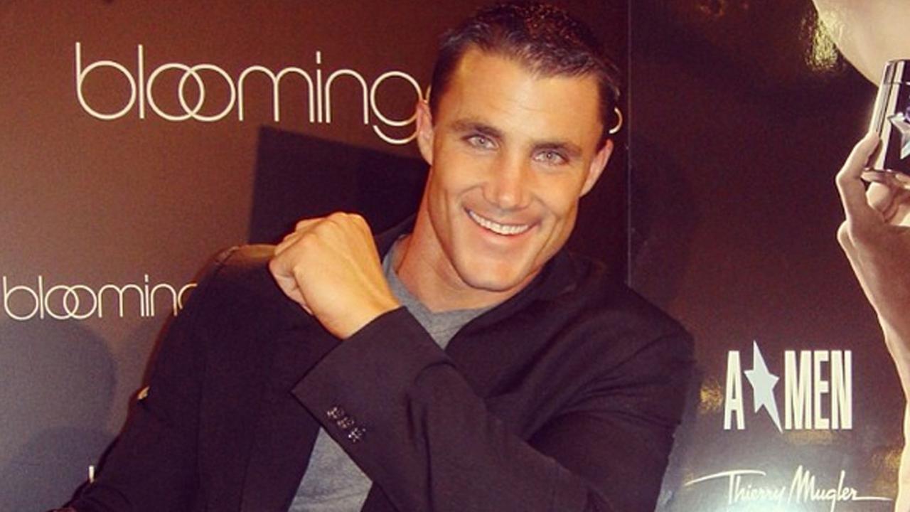 Tren arrolla y mata a modelo en California Tren arrolla y mata a modelo en California