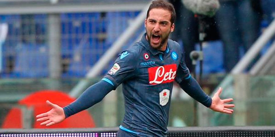 Napoli gana a Lazio y es tercero Napoli gana a Lazio y es tercero