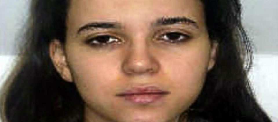 Policía francesa busca a mujer vinculada con yihadista Policía francesa busca a mujer vinculada con yihadista
